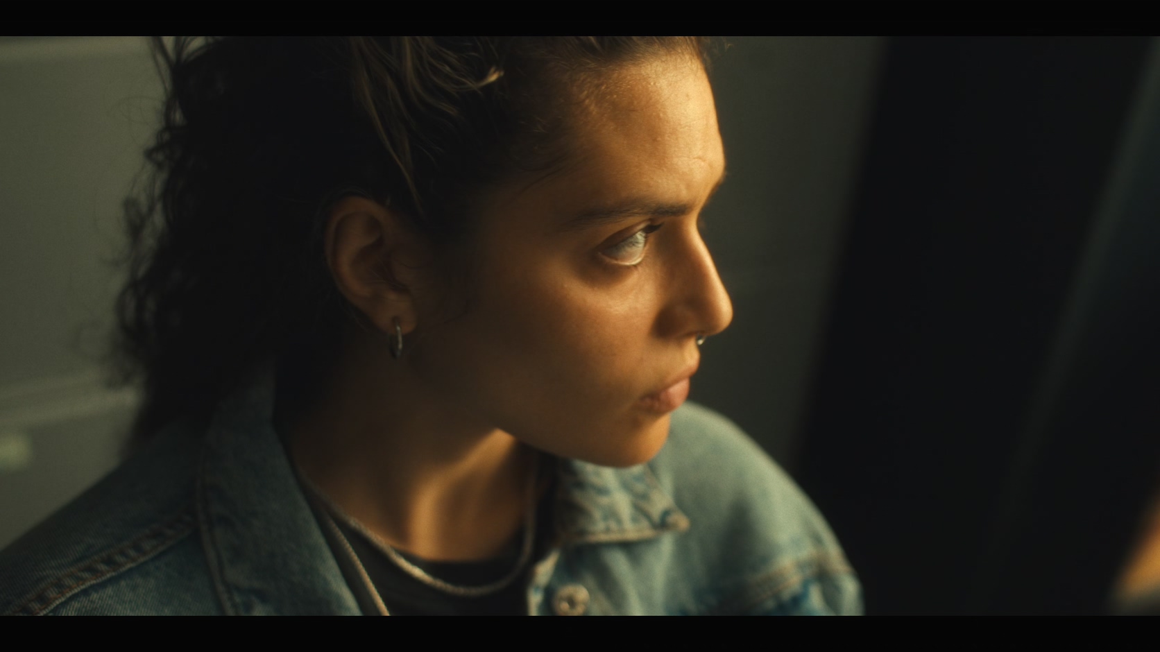 [115][法国][2025][暗阳之下][伊莎贝尔·阿佳妮][6集全][法语内封多字][4K/mkv/共26G][Netflix]