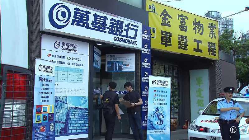 [115][香港][2017][乘胜狙击][陈展鹏/林夏薇/陈山聪][28集全][国粤双语中字][4K/mkv/共60G][无台标/H265]