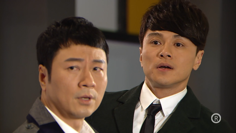 [115][香港][2014][名门暗战][黎耀祥/黄浩然/胡定欣][30集全][国粤双语中字][4K/mkv/共103G][无台标/H265]