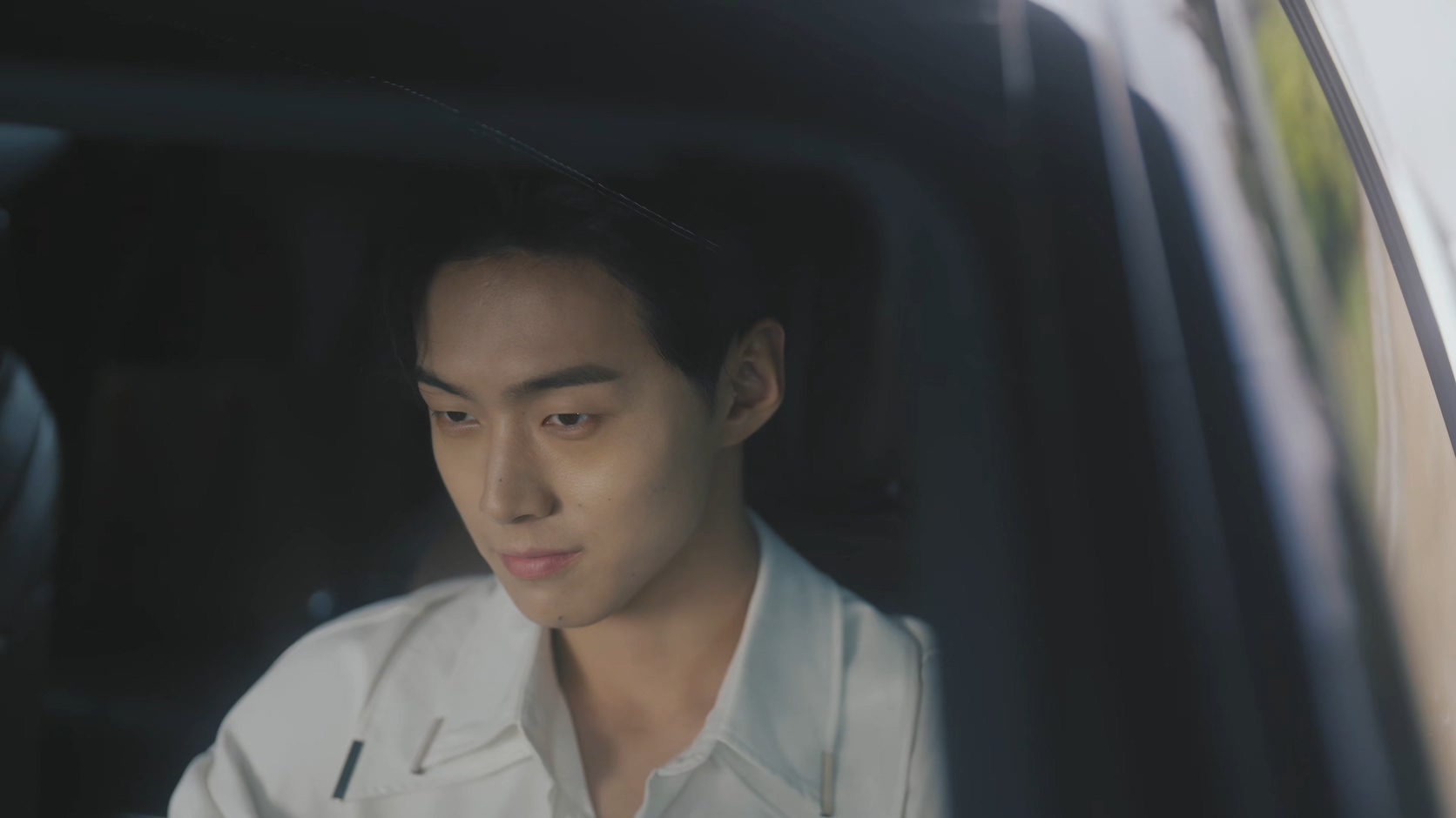 [115][短剧][大陆][2024][向她逆光而来][李卓扬/孙艺燃/杨可欣][26集全][国语中字][4K/mp4/共2.73G][无台标无水印/H265]